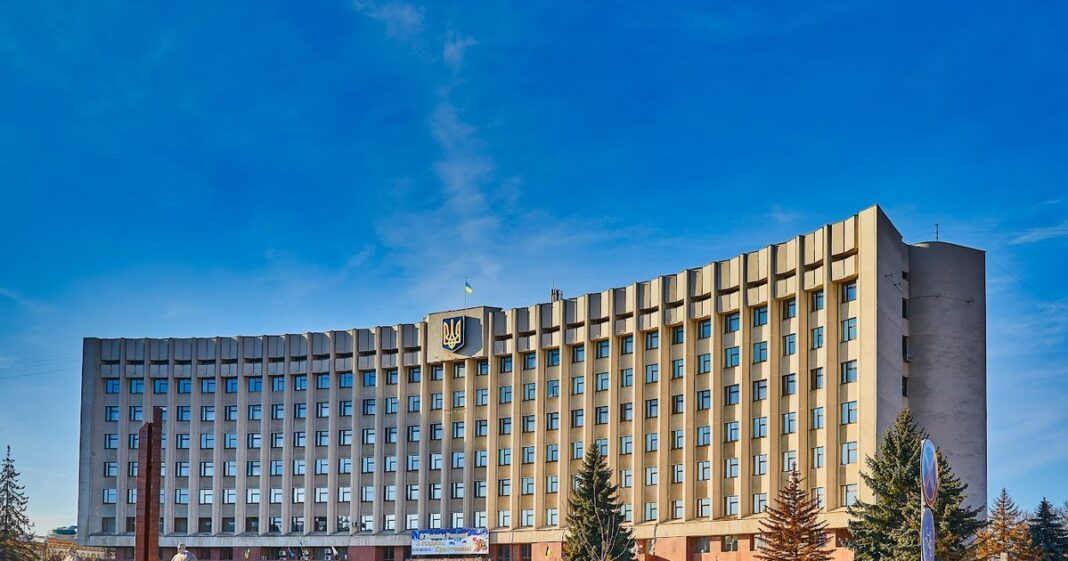 Здание: ОГА (ОВА) в Ивано-Франковске